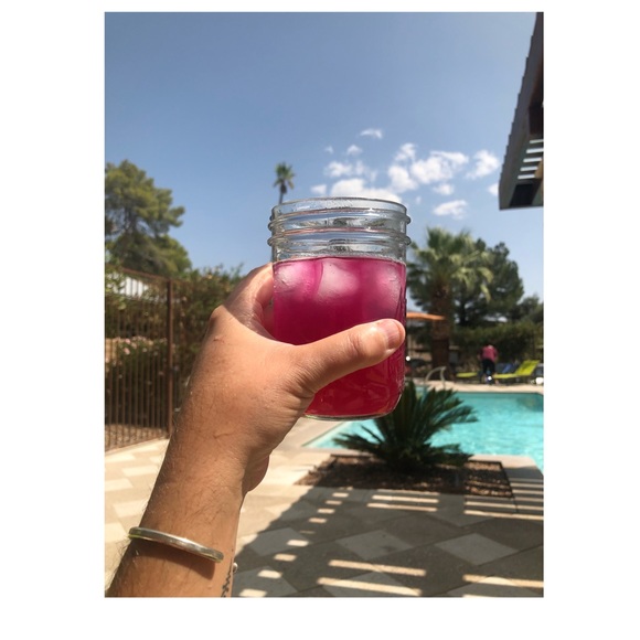 Meet Your Posher, Robin! 🌞🌵🌝 - Picture 3 of 3